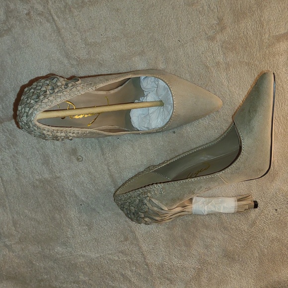 ๐ฃPRIVILEGED ๐ฝTipsy Heels in Taupe footwear - Picture 9 of 13
